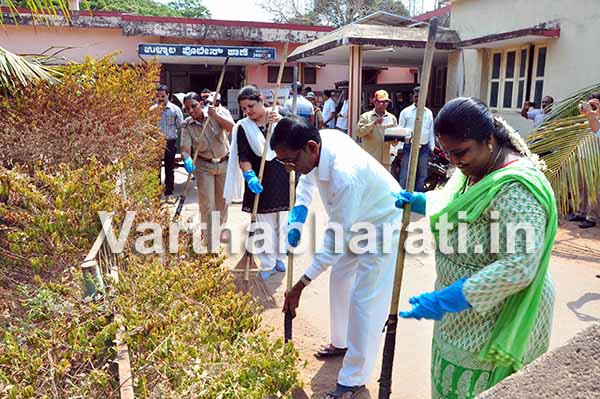 ಉಳ್ಳಾಲ : ಸರಕಾರಿ ಅಧಿಕಾರಿಗಳಿಂದ ಸ್ವಚ್ಛತ ಅಭಿಯಾನ